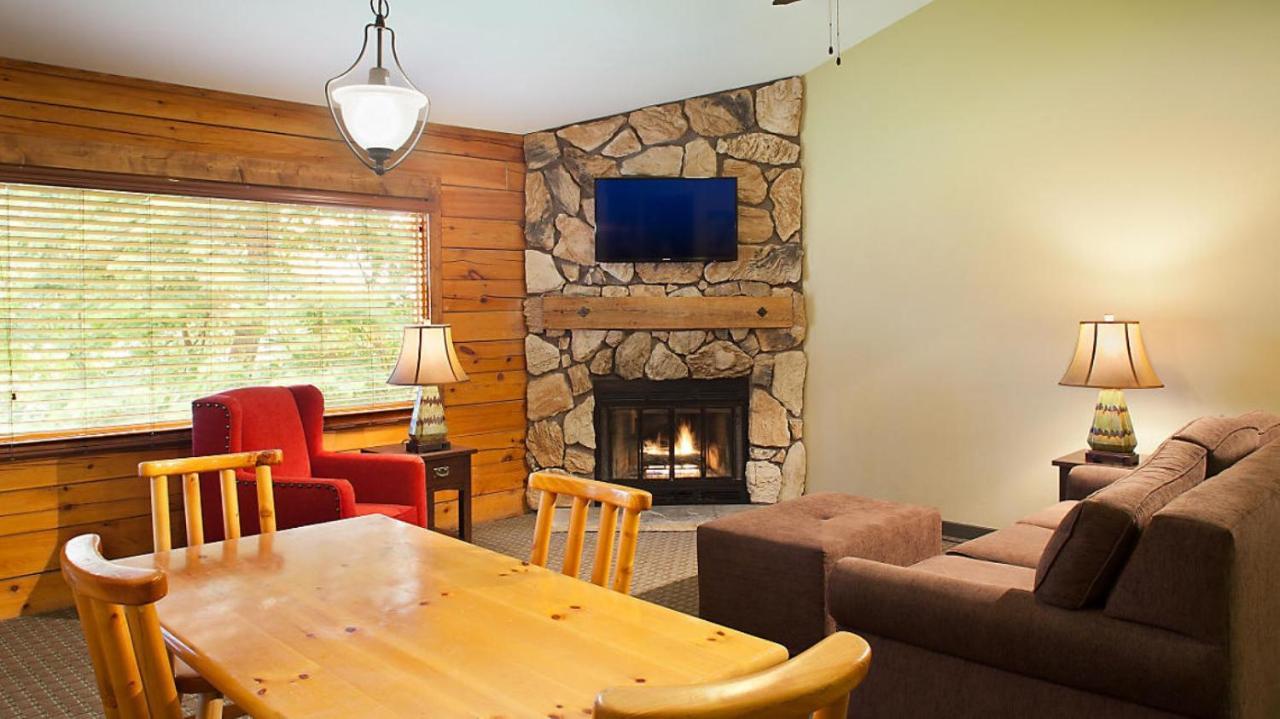 Bluegreen Vacations Christmas Mountain Village, An Ascend Resort Wisconsin Dells Eksteriør billede