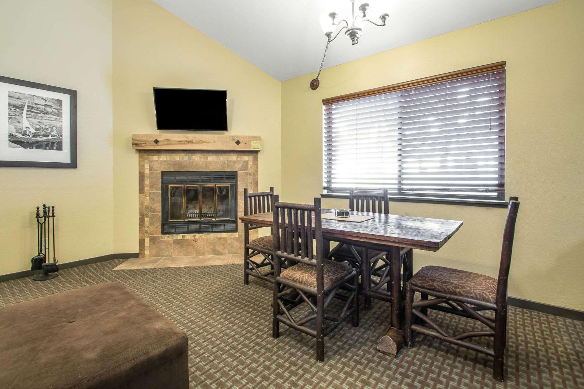 Bluegreen Vacations Christmas Mountain Village, An Ascend Resort Wisconsin Dells Eksteriør billede