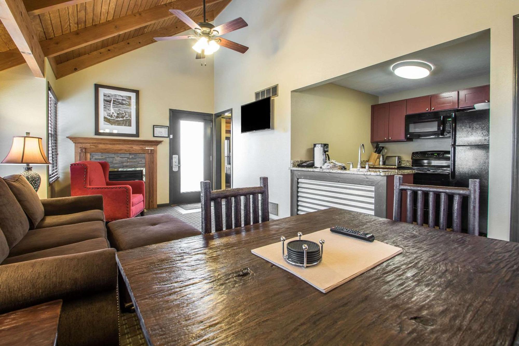 Bluegreen Vacations Christmas Mountain Village, An Ascend Resort Wisconsin Dells Eksteriør billede